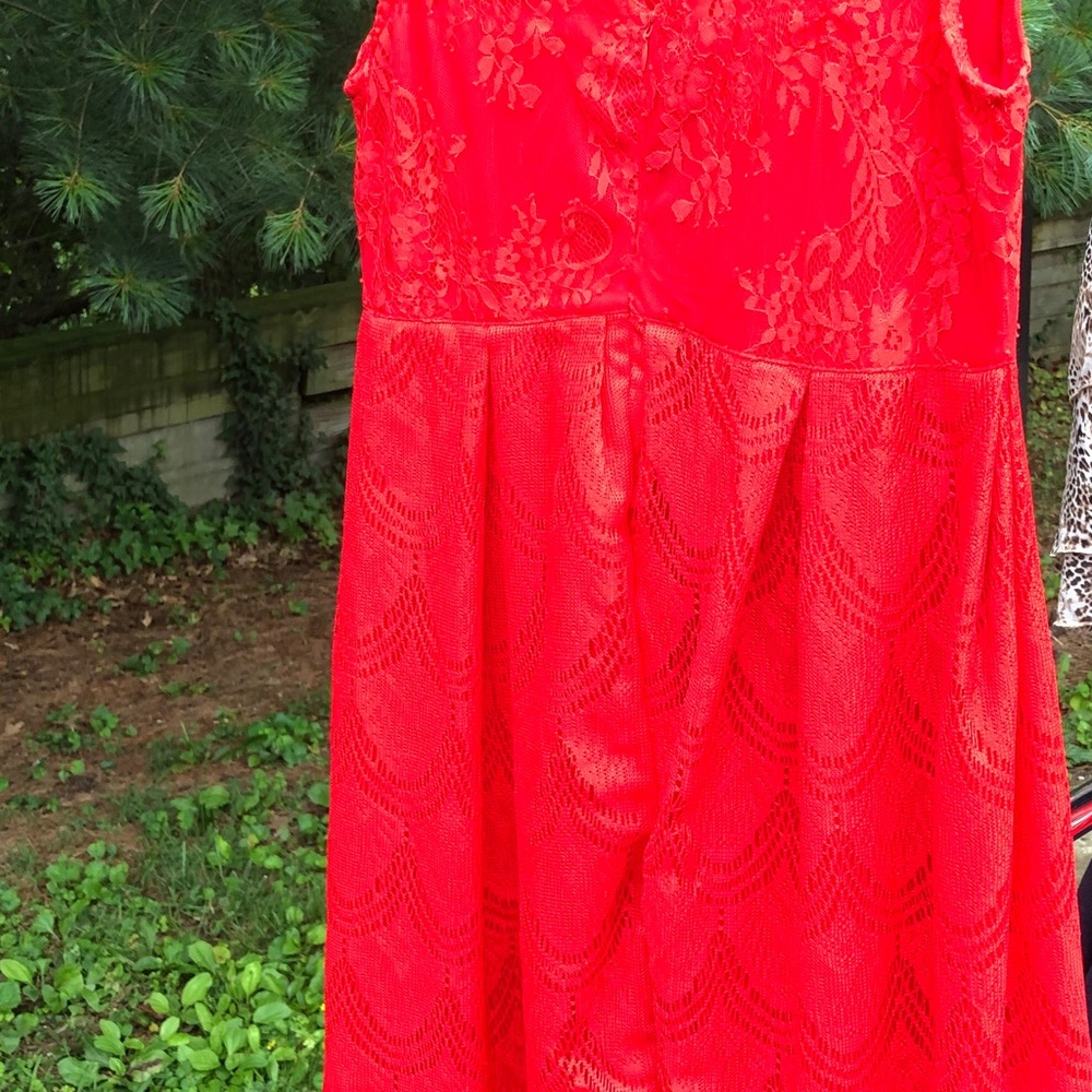 Red dress - Picture 4 of 4